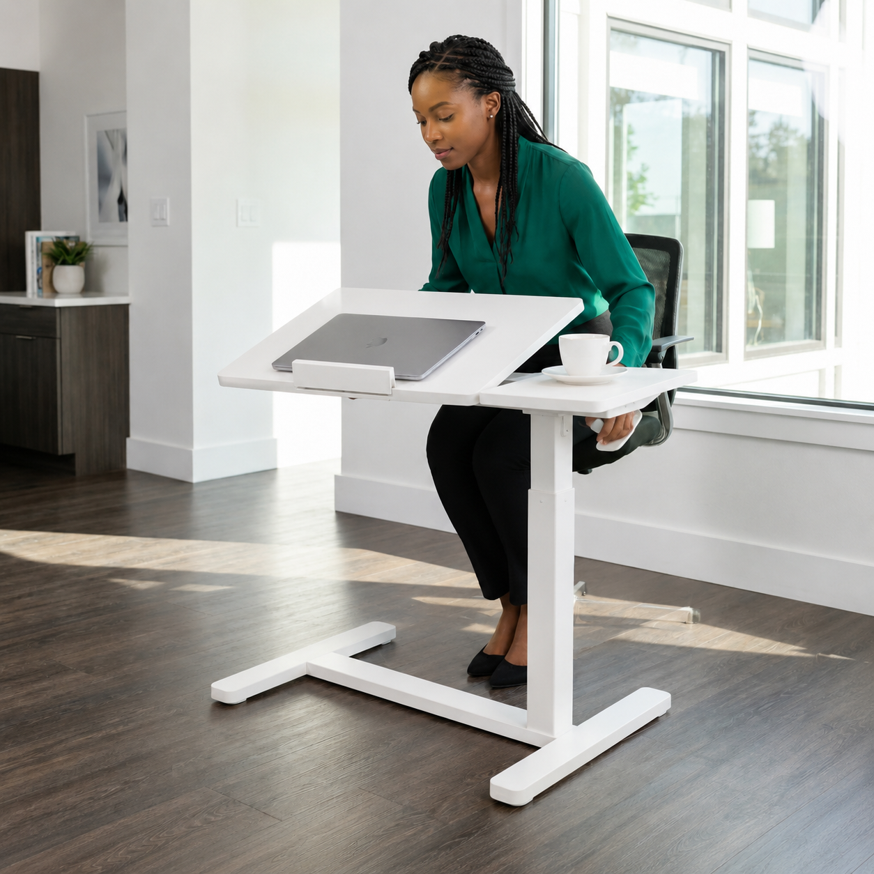 YoYo Casa FA116 Mobile Pneumatic Desk with Tilting Desktop – White